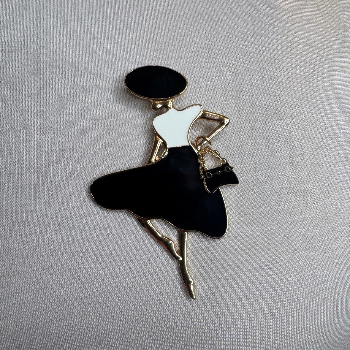 Magnetic ‘Elegant Lady’ Brooch
